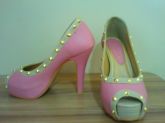 Social Pata rosa com spikes dourados